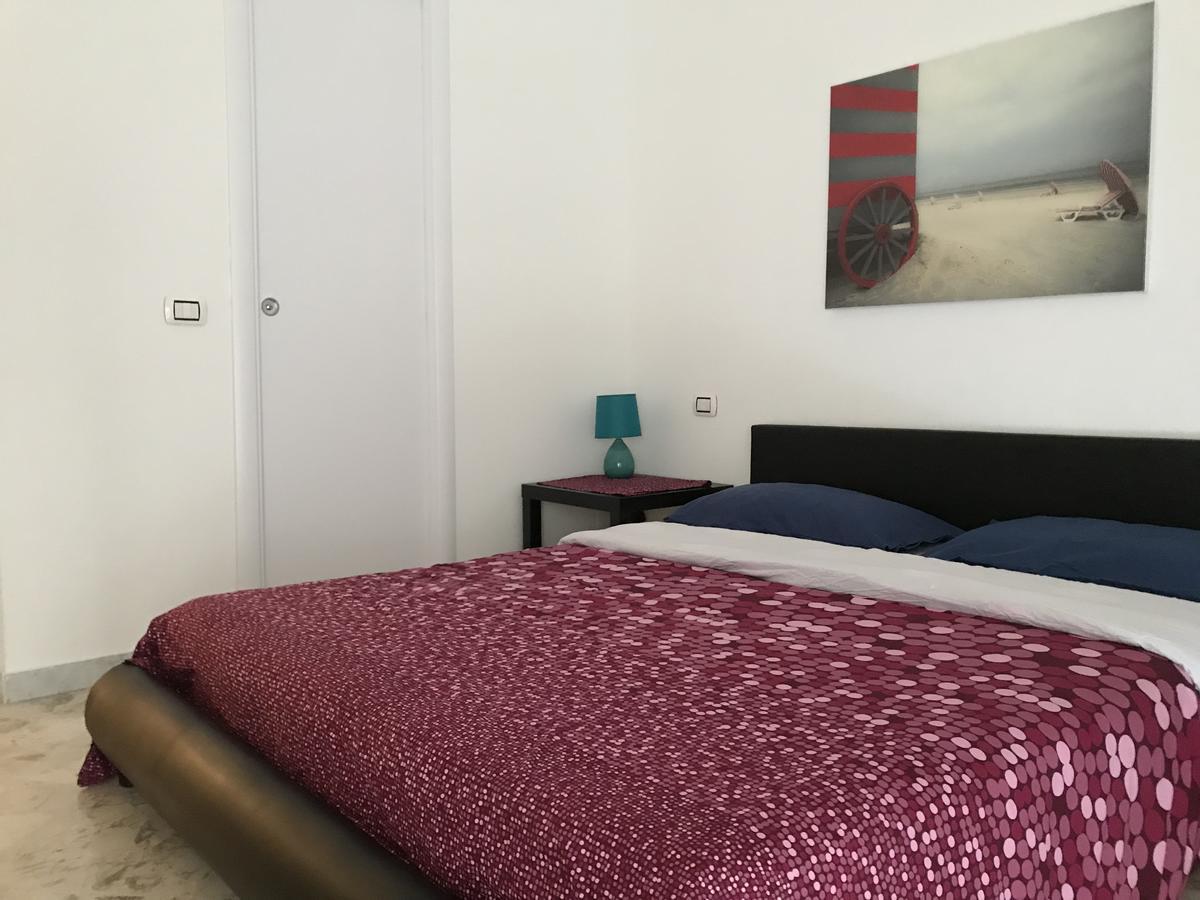 باري Cavour 124 -Guest-Room- المظهر الخارجي الصورة