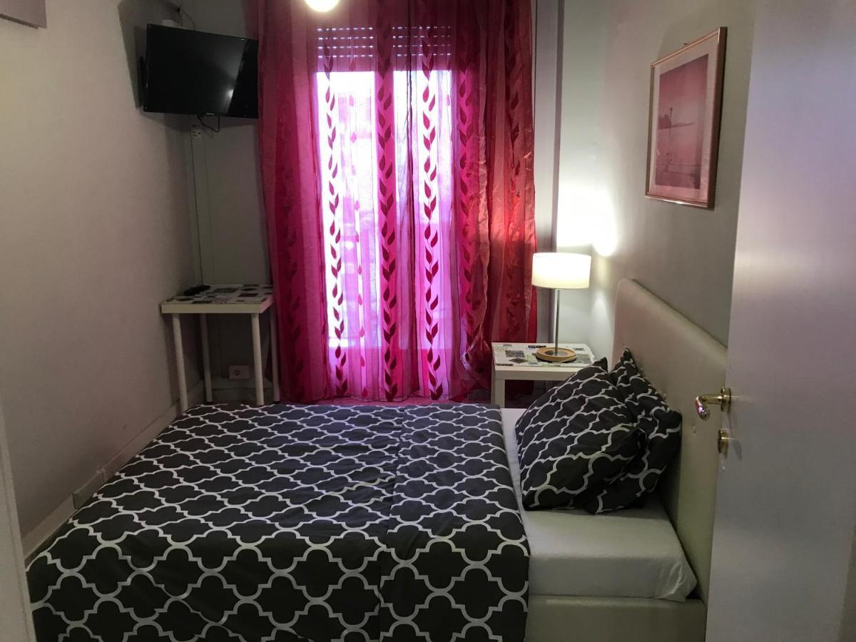 باري Cavour 124 -Guest-Room- المظهر الخارجي الصورة